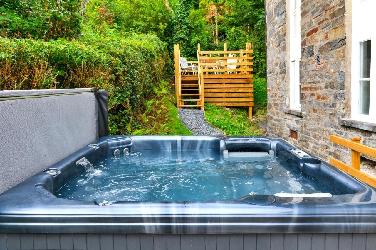 Dinas Mawddwy Finest Retreats - Luxury Converted Chapel With Hot Tub & Games Room מראה חיצוני תמונה