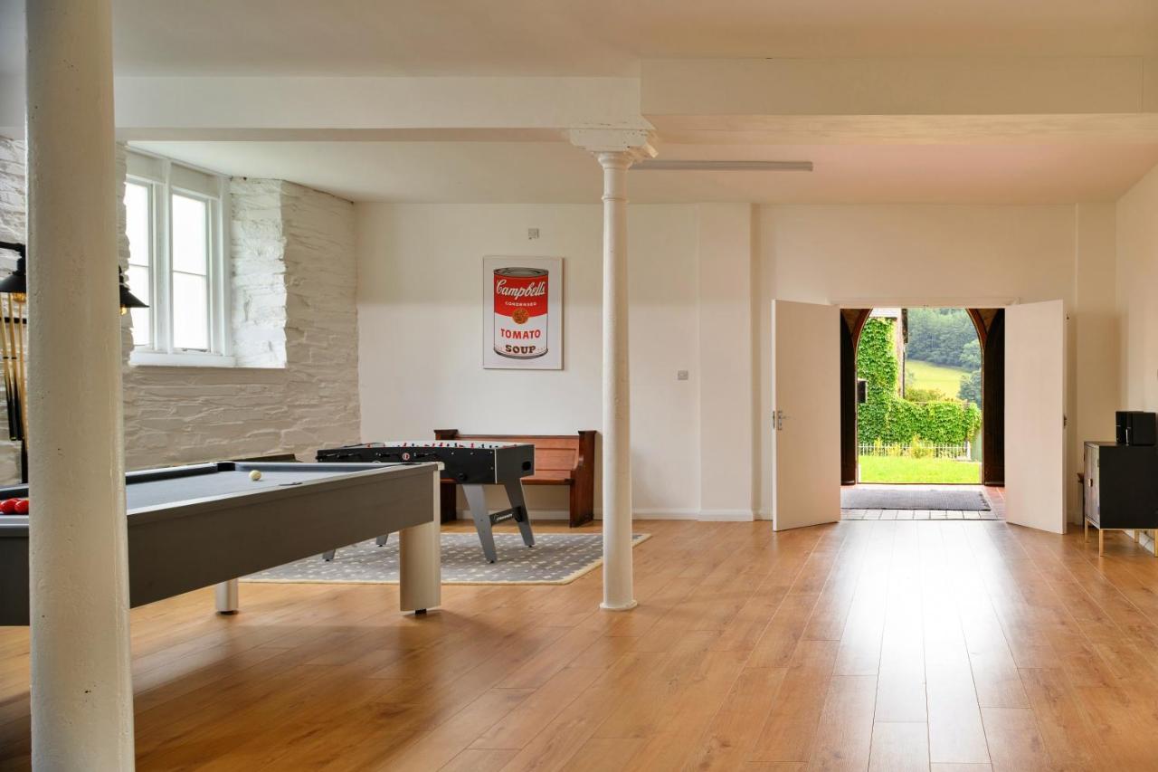 Dinas Mawddwy Finest Retreats - Luxury Converted Chapel With Hot Tub & Games Room מראה חיצוני תמונה